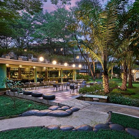 Delonix Hotel Karawang Exterior foto