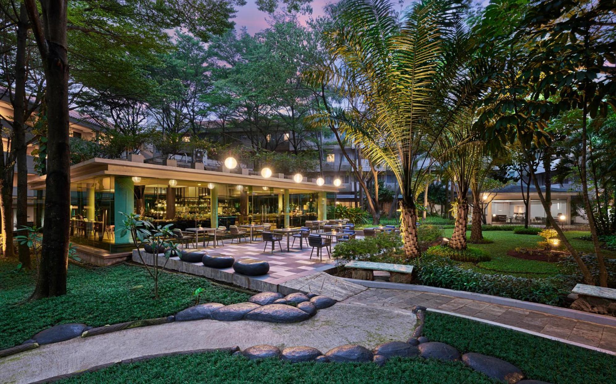Delonix Hotel Karawang Exterior foto