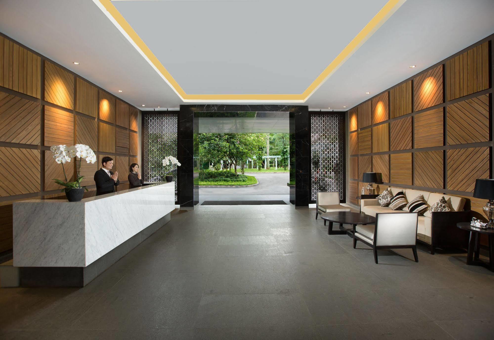 Delonix Hotel Karawang Exterior foto